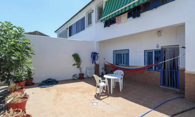 Fuente Vaqueros Apartment | Homerez - Charming Apartment in Fuente Vaqueros 100 m²