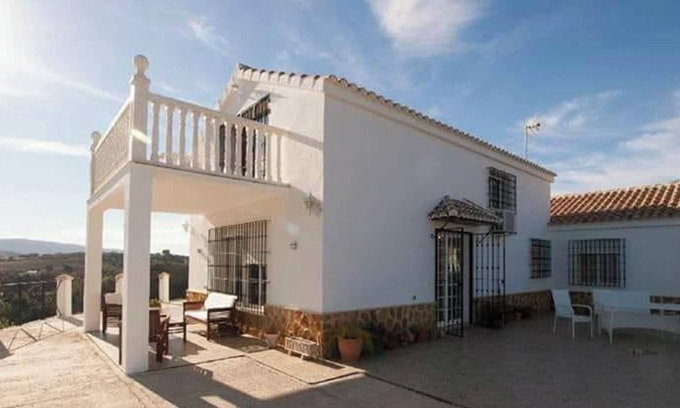 Algar Villa | Homerez - Elegant Villa in Algar