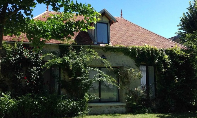 Essomes-sur-Marne House | Homerez - Essômes-sur-Marne Rental