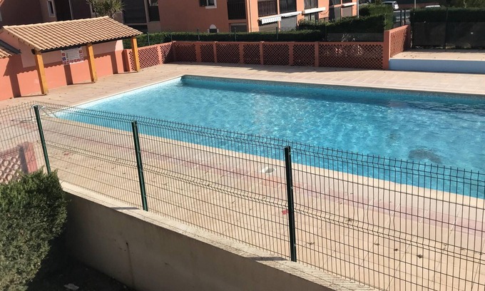 Les Arenes Apartment | Homerez - Fantastic apartment with terrace