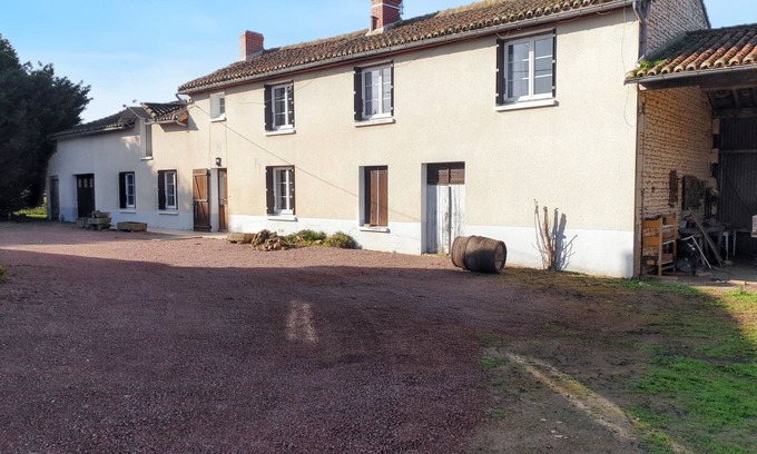 Les-Trois-Moutiers House | Homerez - House in Les Trois-Moutiers