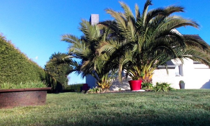 Tregomeur House | Homerez - House 5 km away from the beach for 7 ppl. with garden at Trégomeur