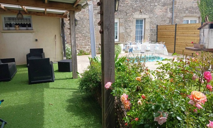 Reville House | Homerez - House with Garden in Réville