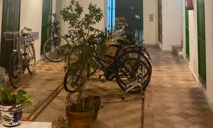 Doctor Barraquer-Grupo Renfe-Policlinico Apartment | Homerez - Nice studio for 2 ppl. at Sevilla