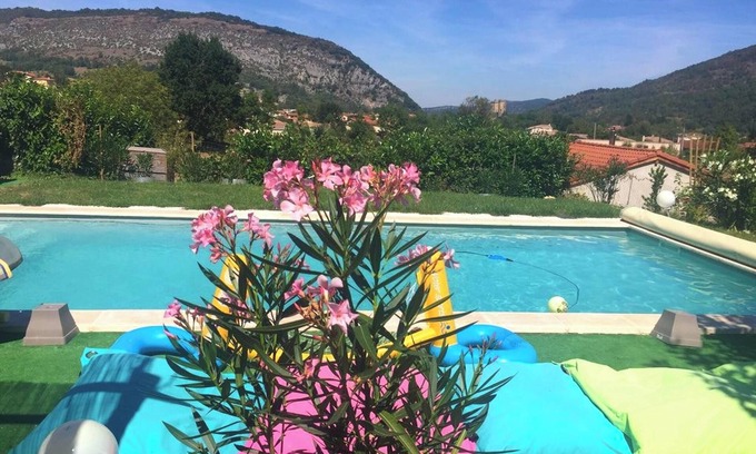 Foix Villa | Homerez - Refined Villa in Foix with Private Pool and Jacuzzi