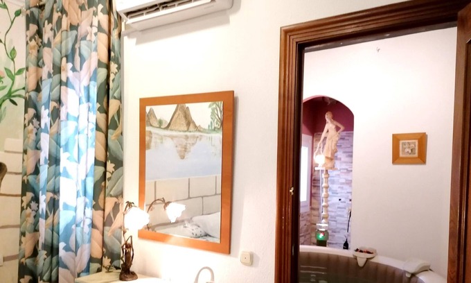 Calamonte House | Homerez - Spacious house for 7 ppl. with jacuzzi and terrace at Calamonte