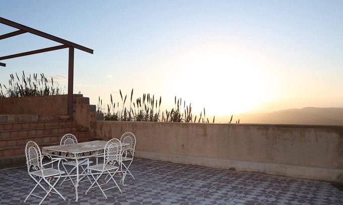 Niscemi House | Homerez - Spacious house for 4 ppl. with sea view, garden and terrace at Niscemi
