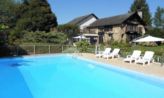 Haut-de-Bosdarros Villa | Homerez - Villa in Haut-de-Bosdarros