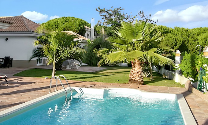 Nuevo Portil Villa | Homerez - Villa in Nuevo Portil