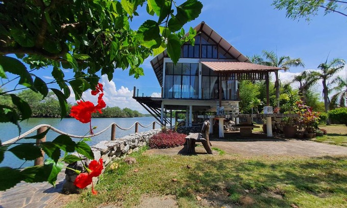 Kota Bharu House | Homestay ALA Riverview Lodge Kota Bharu