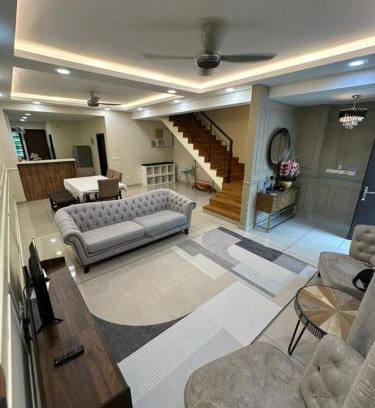 Klang House | Homestay in Bukit Raja, Klang