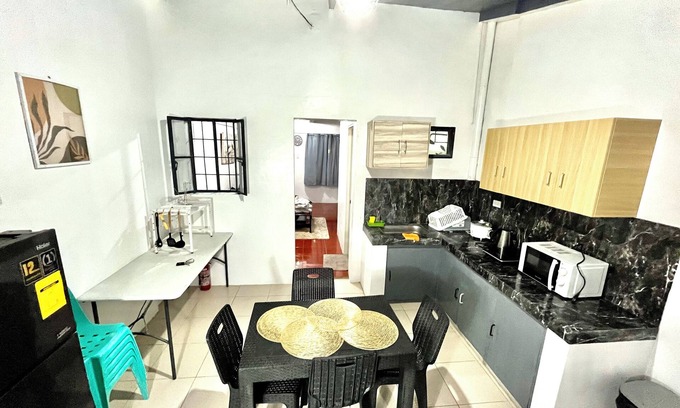 Dasmarinas House | Homestay @ Tierra Vista near SM Dasma w/Netflix & Wifi