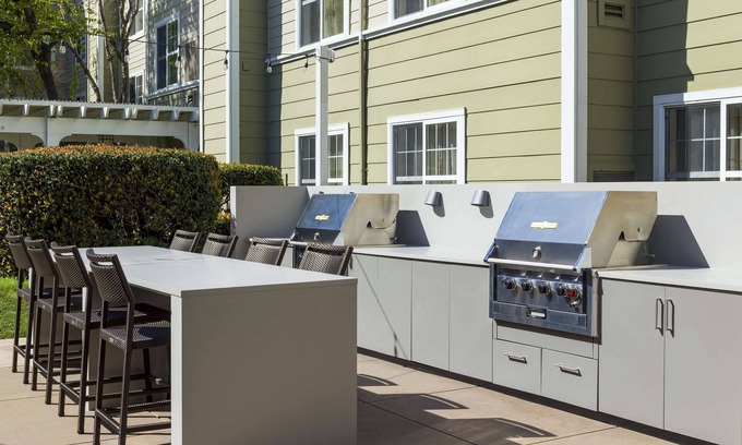 Newark Hotel | Homewood Suites by Hilton Newark-Fremont
