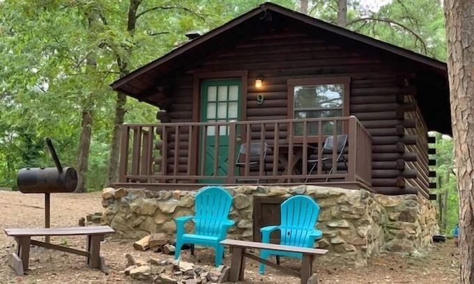 Broken Bow Cabin | Honeymoon Cabin sleeps 2 Guest, on Stocked pond, NEAR the Lake!