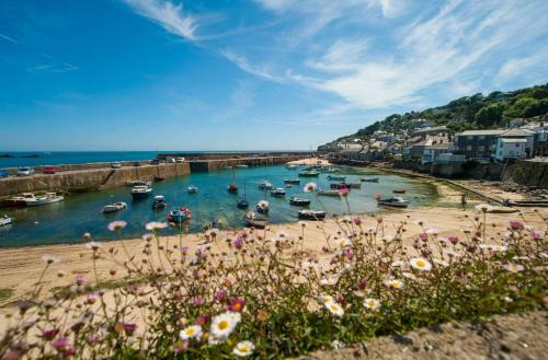 Mousehole House | Honeysuckle Cottage by The Sea