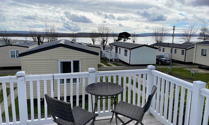 Hamworthy House | Honeysuckle Large Modern Luxury Caravan on Award Winning Rockley Park