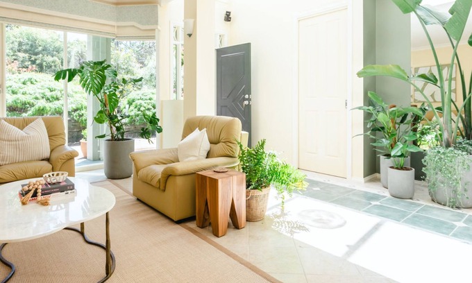 Shoreham House | Honeysuckle Rose Retreat