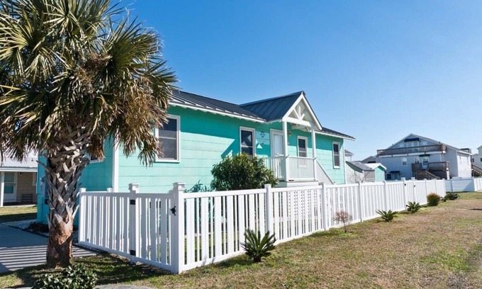 Atlantic Beach House | Hook Wine and Sinker, Oceanside House in Atlantic Beach, NC!