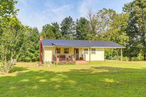 Marble Falls House | Horses Welcome Marble Falls Home with Grill!