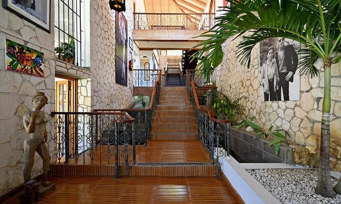 Montego Bay House | Hospitality Expert Music Mansion - 8BR Pool Bar