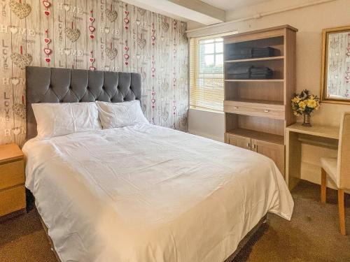 Melksham Apartment | Host & Stay - Church Walk Apartments