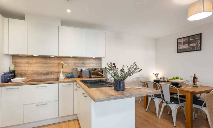 Margate Apartment | Host & Stay | Farrier William