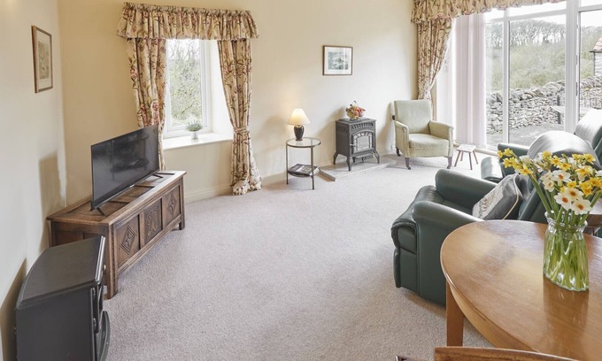 Scawton House | Host & Stay | Form Cottage