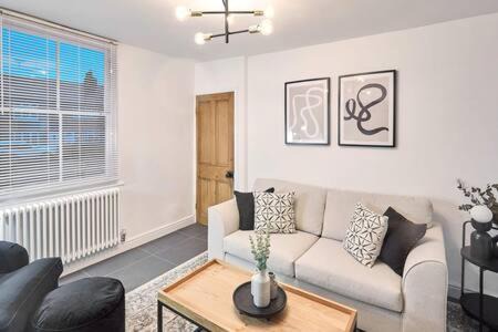 Stockton-on-Tees House | Host & Stay - High Street Cottage