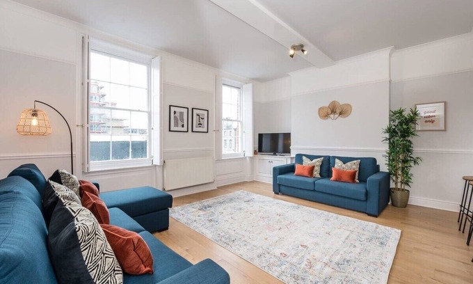 RopeWalks Apartment | Host & Stay | Seel St Townhouse Apt II