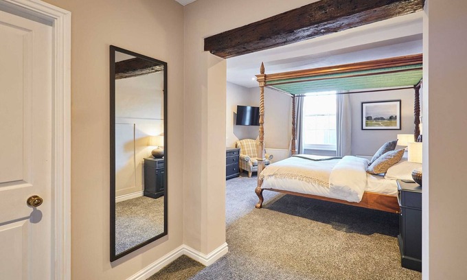 Much Wenlock Apartment | Host & Stay | The Raven Hotel Rooms