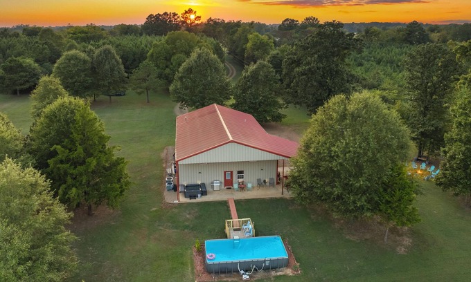 Lockesburg House | Host Your Event - 20 Acres - Hot Tub - ATV Trails