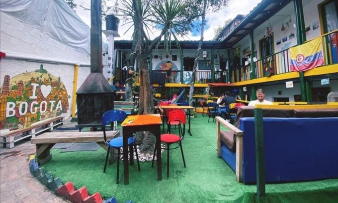 La Candelaria House | Hostal Gastro Bar Casa Colibrí