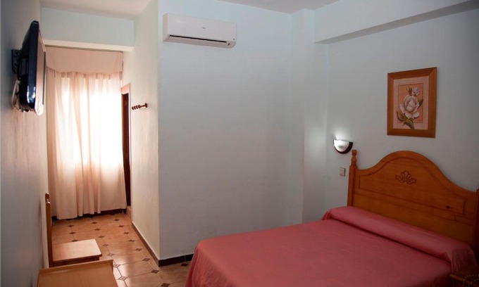 La Linea de la Concepcion House | Hostal París