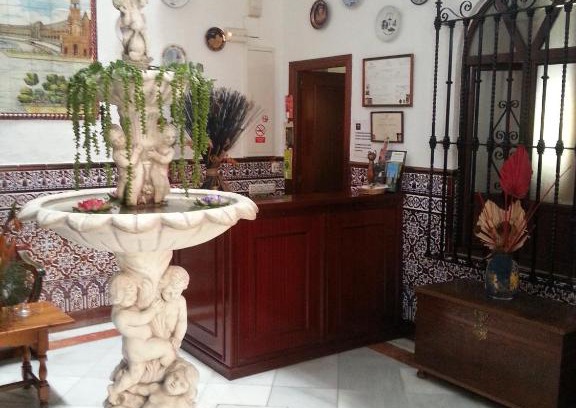 Encarnacion-Regina House | Hostal Trajano