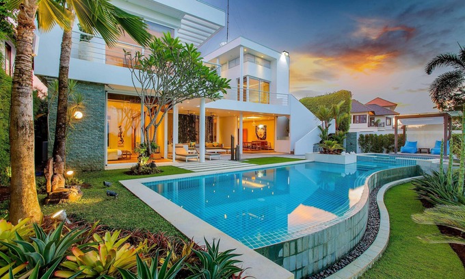 Pecatu Villa | HOT DEAL , Golf and Sea View Villa near Dream Land Beach , Free Daily Car Use