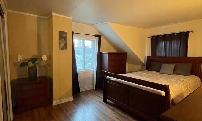 Longueuil House | Hot Spot House-maison 3 Chambre min 31 Jour