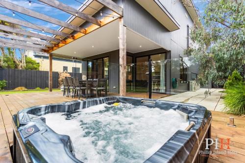 Cape Woolamai House | Hot Tub 4Bdr 2Ba Family Home