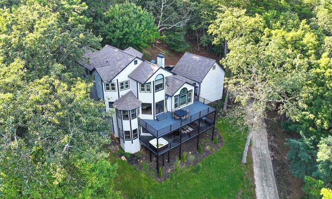 Jasper House | Hot Tub, Decks & 2 Kitchens: Mtn-View Jasper Gem!