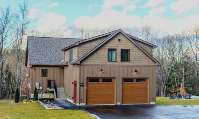 Bartlett House | Hot Tub, Game Room, Fire Pit, Hiking and Cozy home in wonderful Bartlett