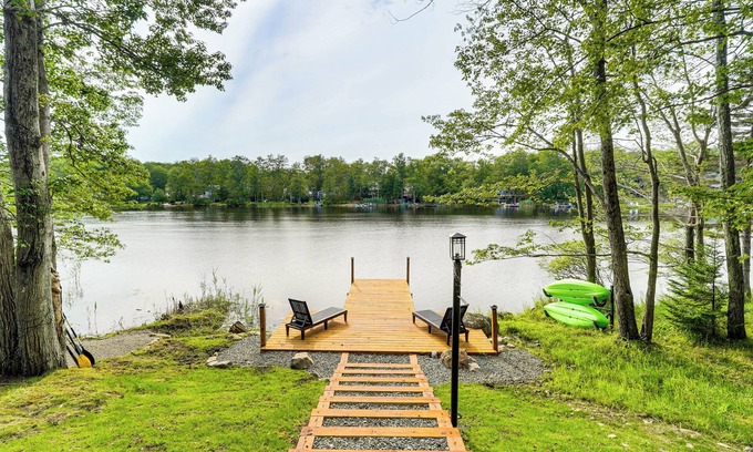 Tobyhanna House | Hot Tub + Game Room! Lakefront Gem in Pocono Mtns