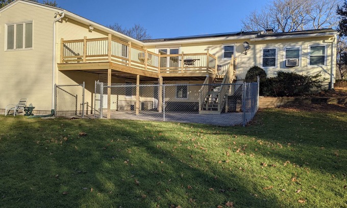 East Haven Rutland County House | Hot tub new ranch close to Killington