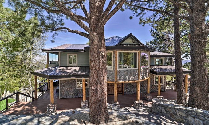 Reno House | Hot Tub, Pool Table: Luxe Reno Chalet w/Mtn View!