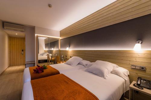 La Coruna Hotel | Hotel Avenida