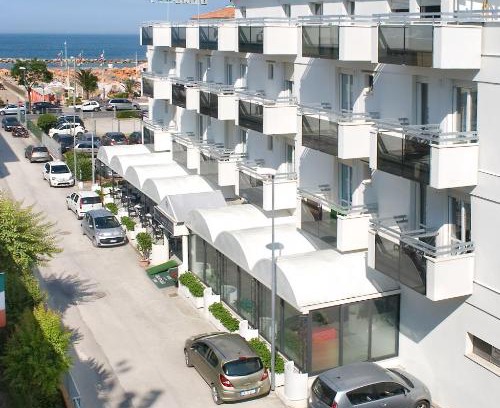 Torre Pedrera Hotel | Hotel Ciondolo D'Oro 5 minuti da Rimini Fiera CON PARCHEGGIO INCLUSO