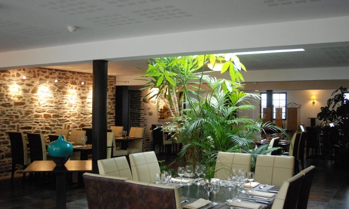 Pontorson Hotel | Hotel de France