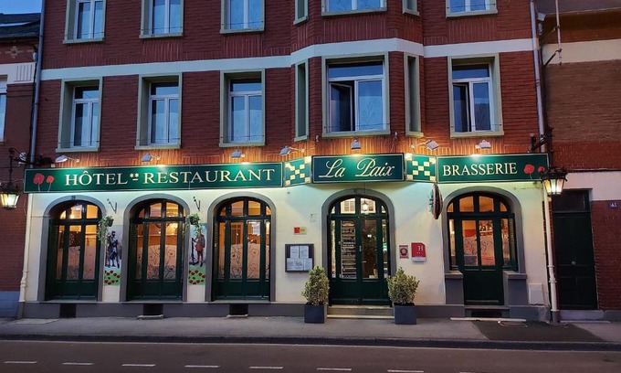 Albert Hotel | Hotel De La Paix