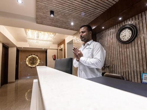 Bhopal Hotel | HOTEL EMERALD INN