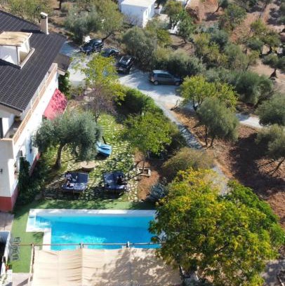 Pinos Genil Hotel | Hotel Finca Aldabra