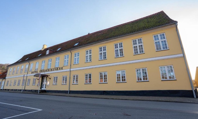 Halsnæs Kommune Hotel | Hotel Frederiksværk