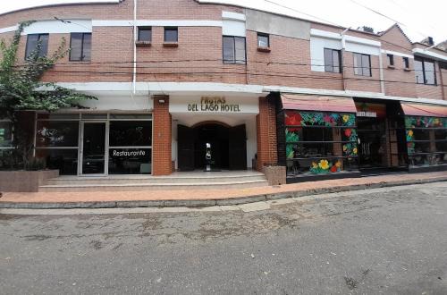 Caucasia Hotel | Hotel Frutas del Lago